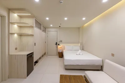Deluxe Queen Studio — EL Where Hotel